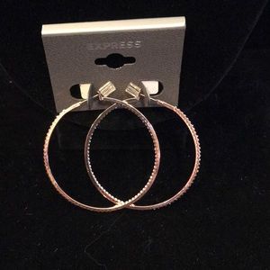 Express, Gold hoops